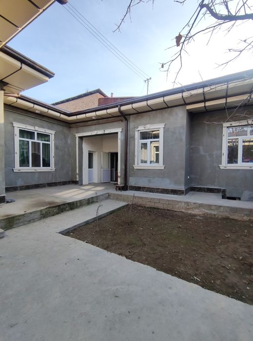 Продаётся дом 6 ком 3 сот Мирабадский район  Азербайджанский центр