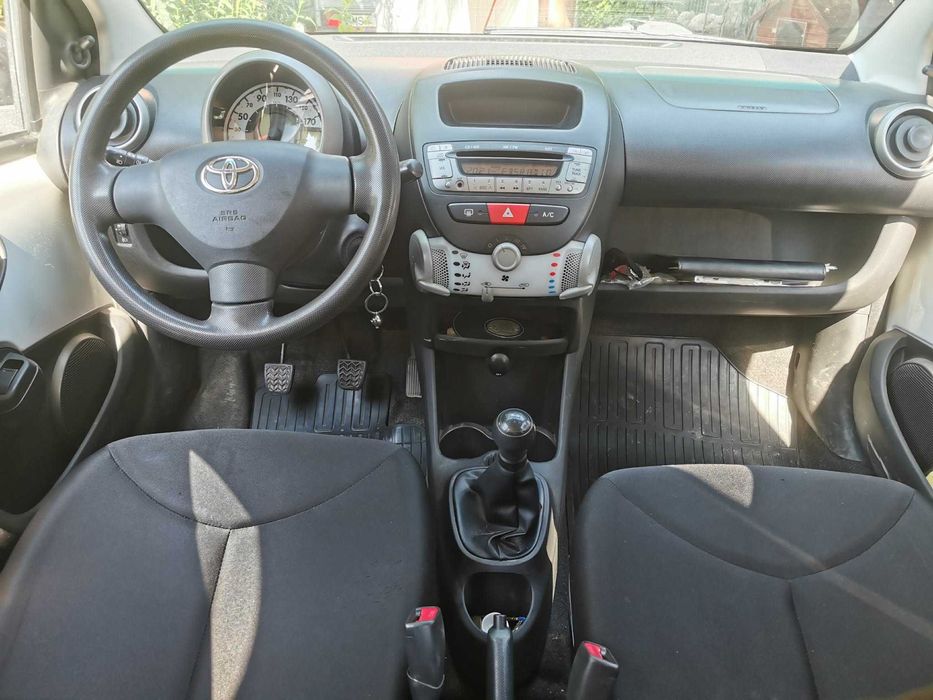Vând Toyota Aygo An 2013