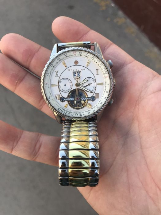 Продам часы на запчасти