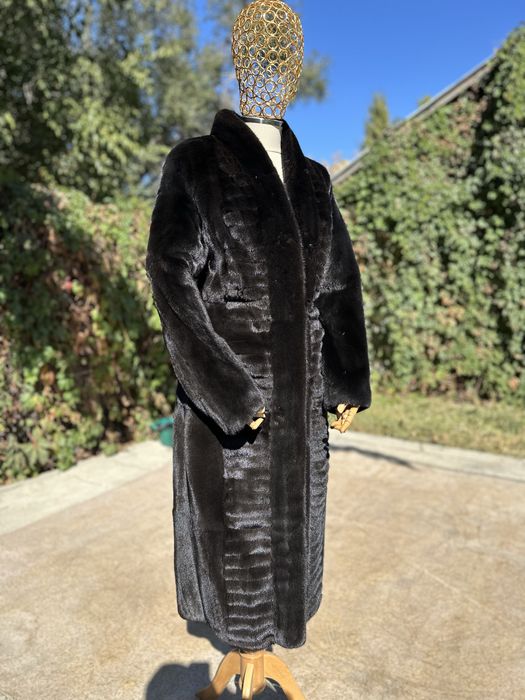 Шуба blacklama из высококачественного меха