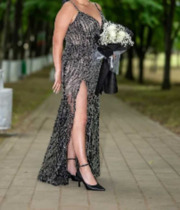 Бална рокля с дантела