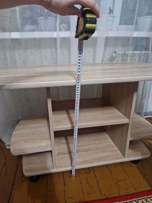 Продам столик под ТВ