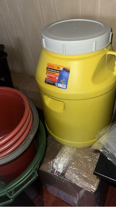 Бак 50 л в наличии 6 шт  так как магазин закрывается , можете приехать