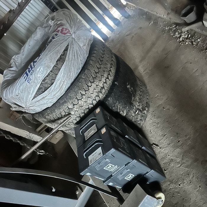 265.65.R18 продам