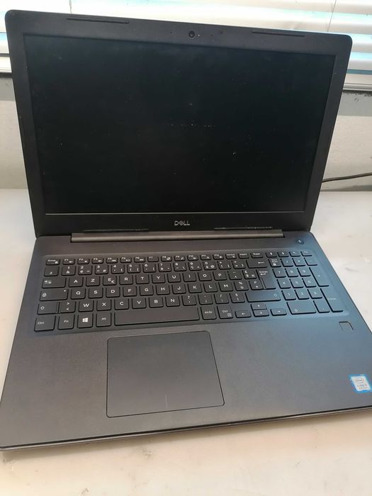 dezmembrez DELL latitude 3590 , i5 8th gen , placa de baza are scurt in zona prizei ventilator racire