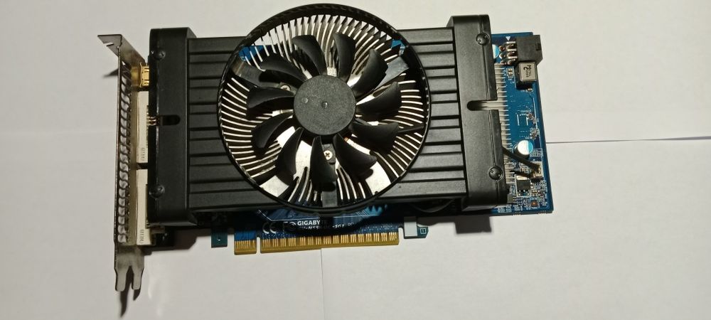 Продам видеокарты