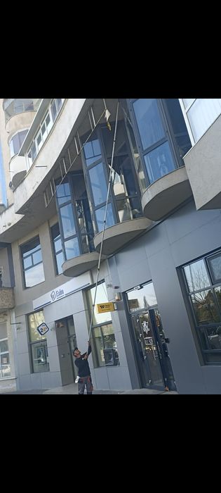 Servicii spalat case fatade  panouri fotovoltaice curatat hale industriale
