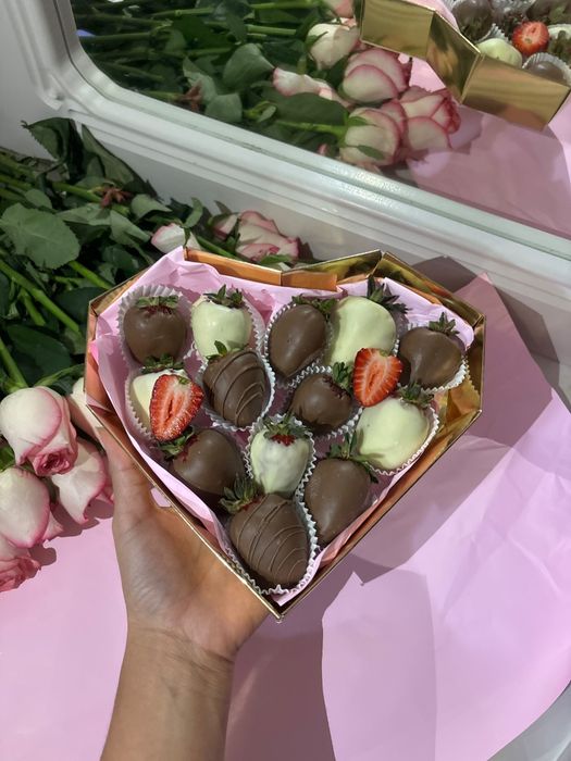 Клубника в шоколаде в наличие