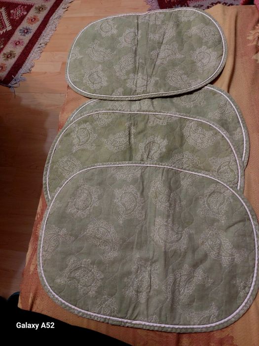 Продавам   комплекти подложки за хранене