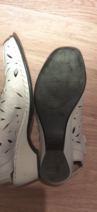 Продам женскую обувь