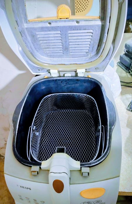 Фритюрница состояние хорошее. Торг уместен