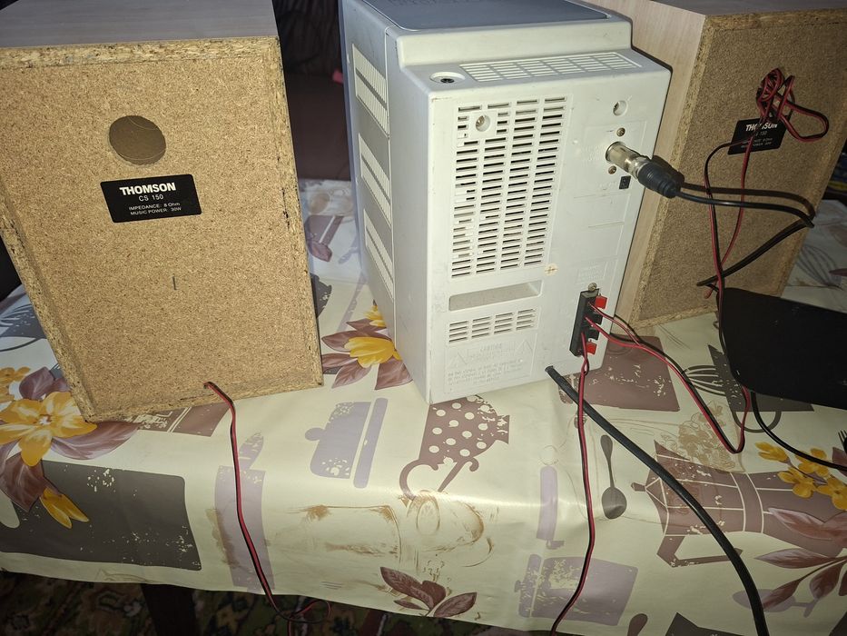 Sistem compact Thomson, boxe detașabile 2 x 30 W, radio digital, CD Player  si casetofon