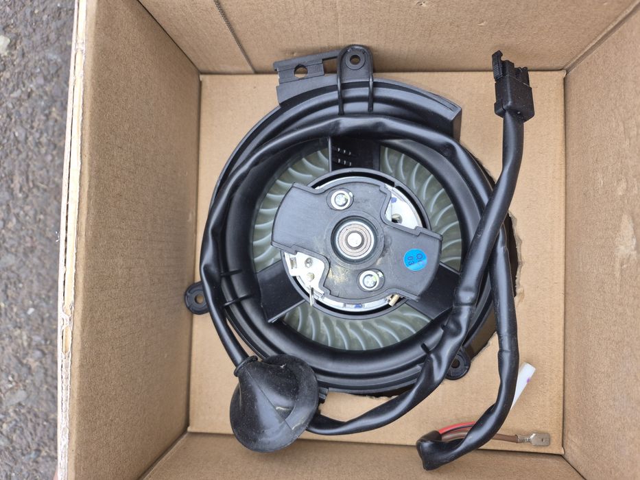 Продам доки  Мерс124