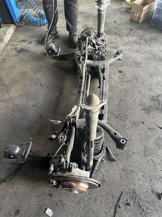 Mecanica VW Arteon Passat B8 Fuzeta / etrier / suspensie / Jug Cadru