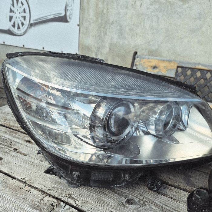 W204 Xenon фар за Мерцедес Ц класа