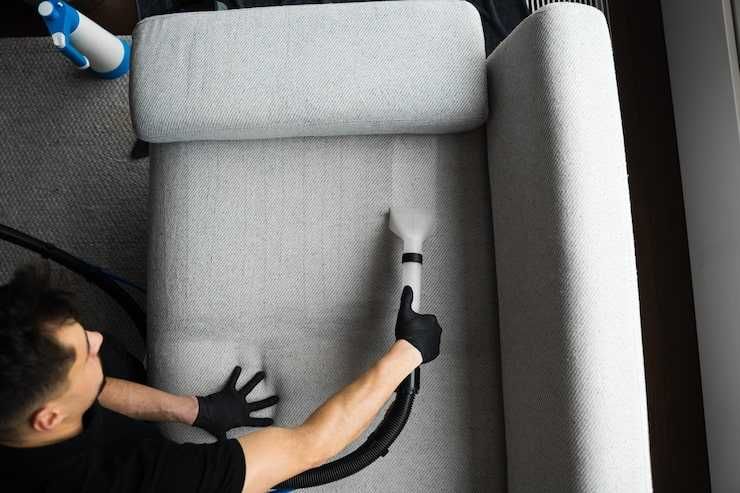 Химчистка мягкой мебели за 100 000 сум за кресло