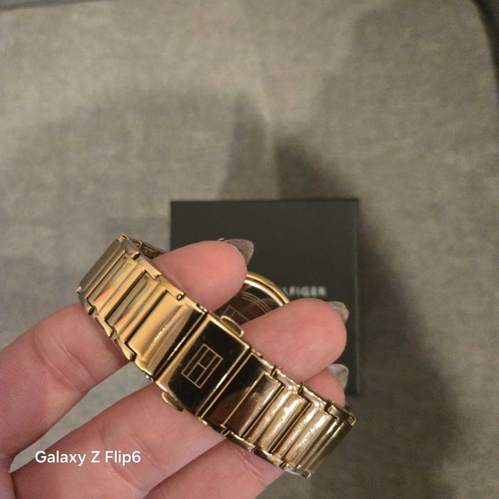 Часовник Tommy Hilfiger