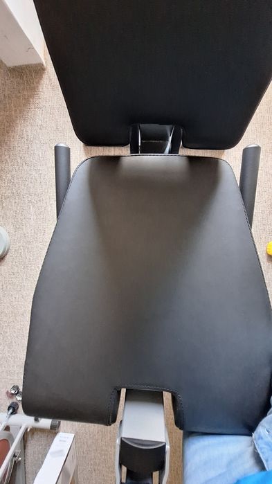 Vând aparat profesional extensii picioare BodySolid GLCE365,mărimea S