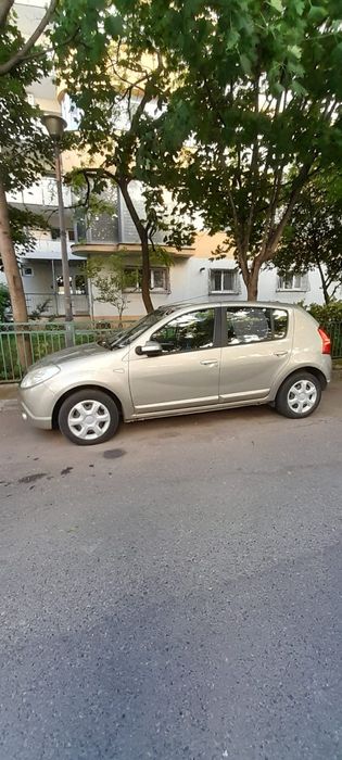 Dacia sandero berlina hatchback