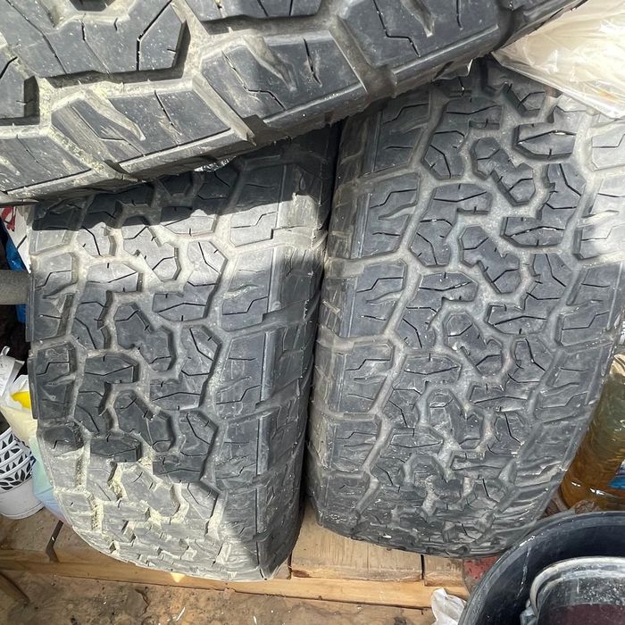 Продам шины в отличном состоянии.