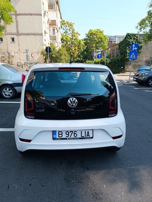 Volkswagen Up 2016 benzină, 4.851 € — imagine 5