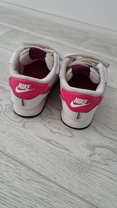 Децки маратонки Nike