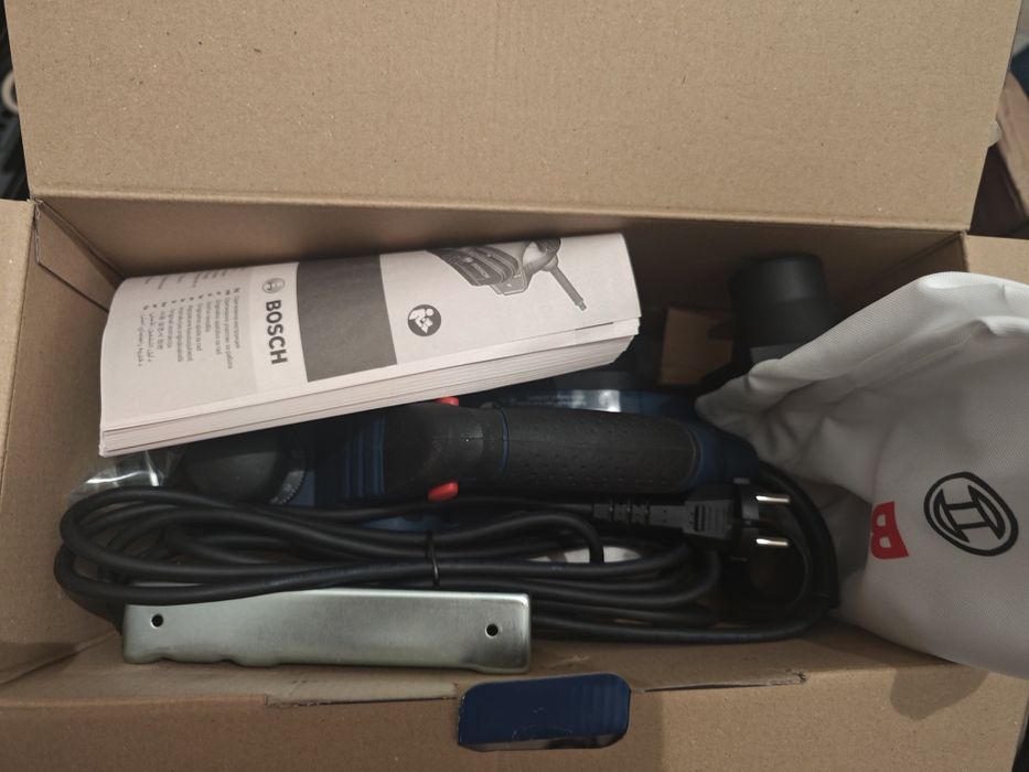 Rindea electrica Bosch Professional GHO 26-82 D, 710W, 82mm – Noua
