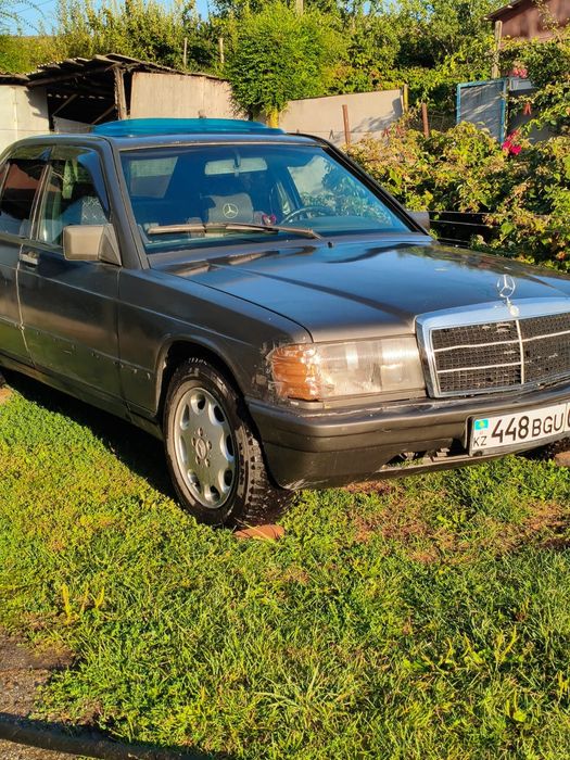 Машина: Mercedes-Benz 190