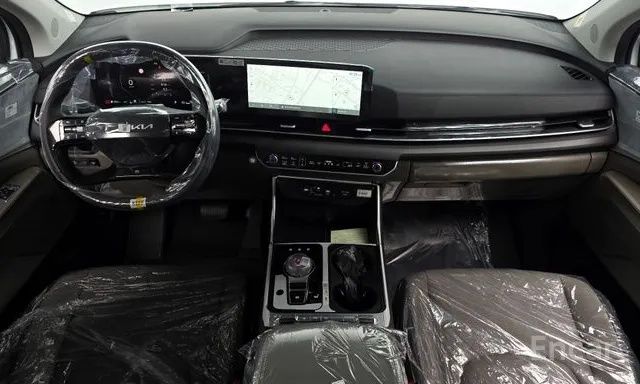 Kia Carnival 2026 — 5