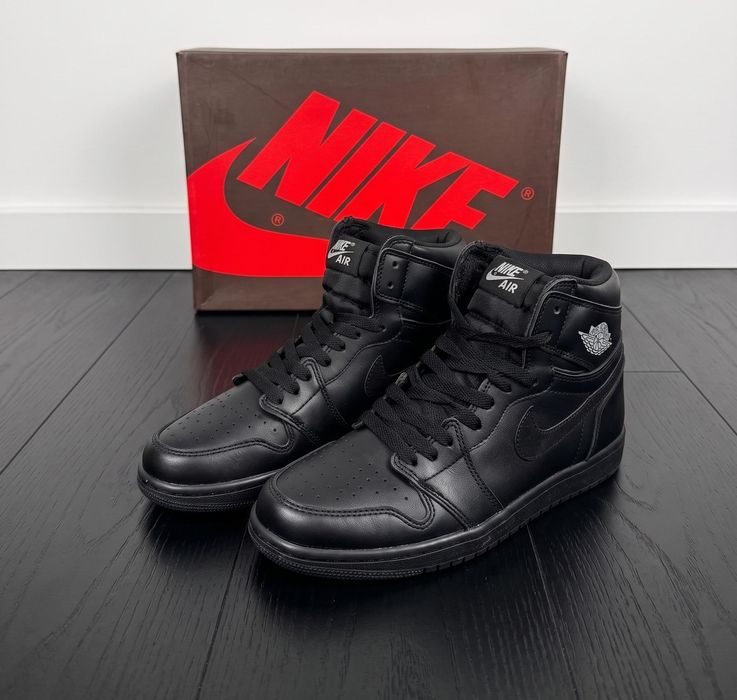 Adidasi Jordan 1 High Triple Black