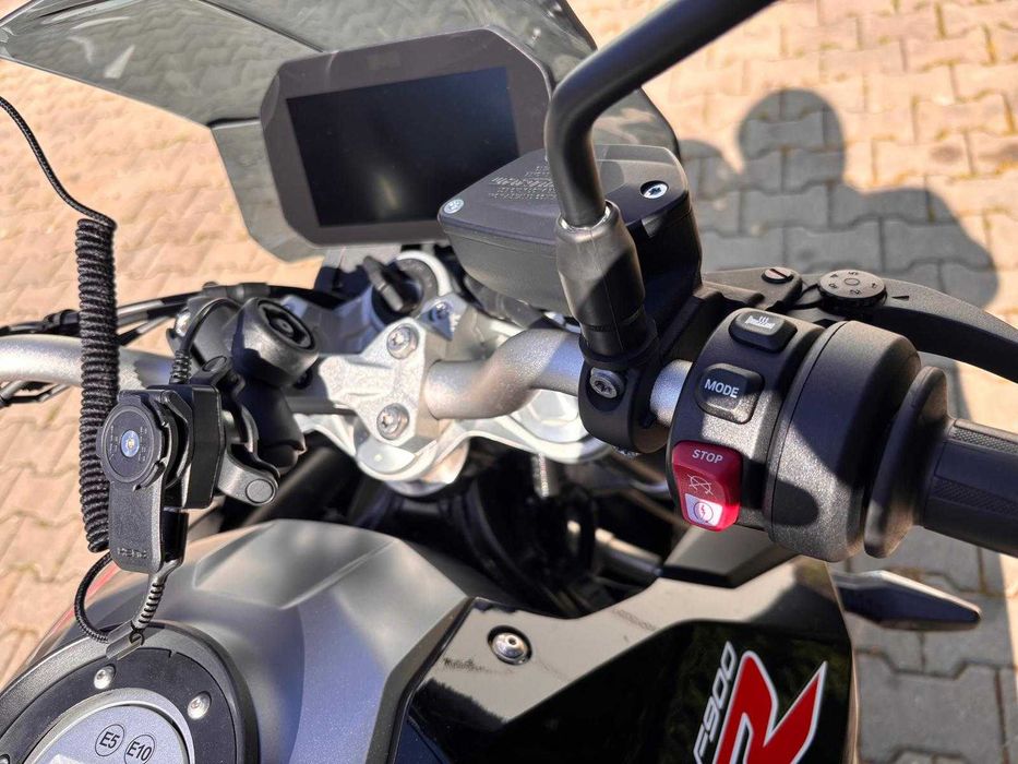 Motocicleta BMW F 900 R