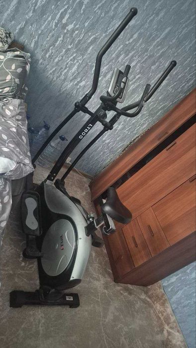 Велотренажер два в одном