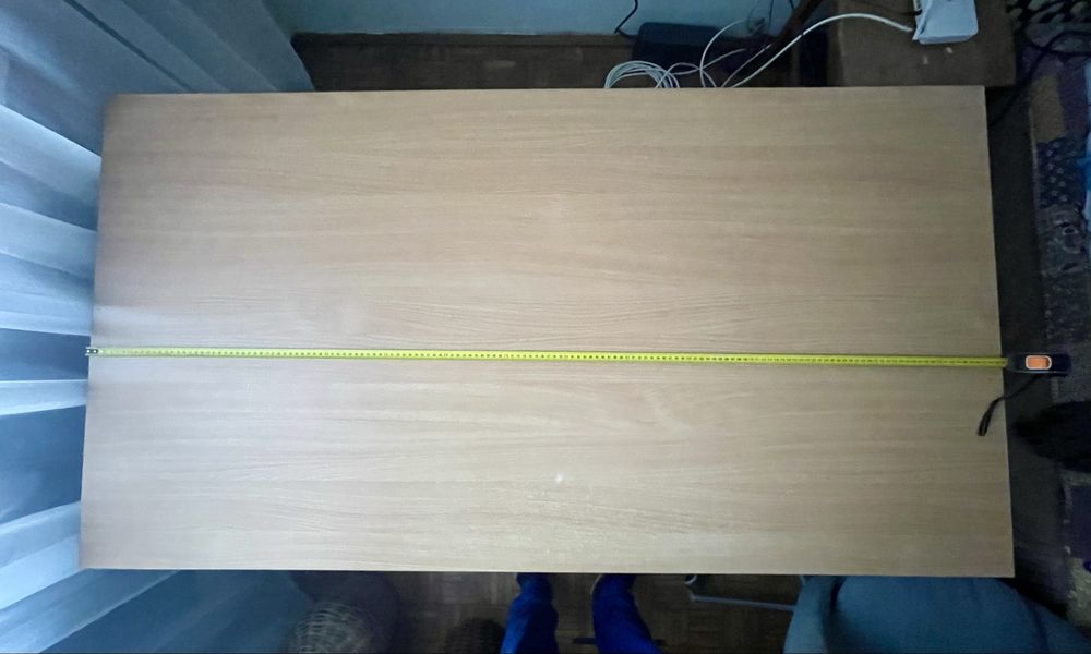 Vand urgent birou pentru calculator