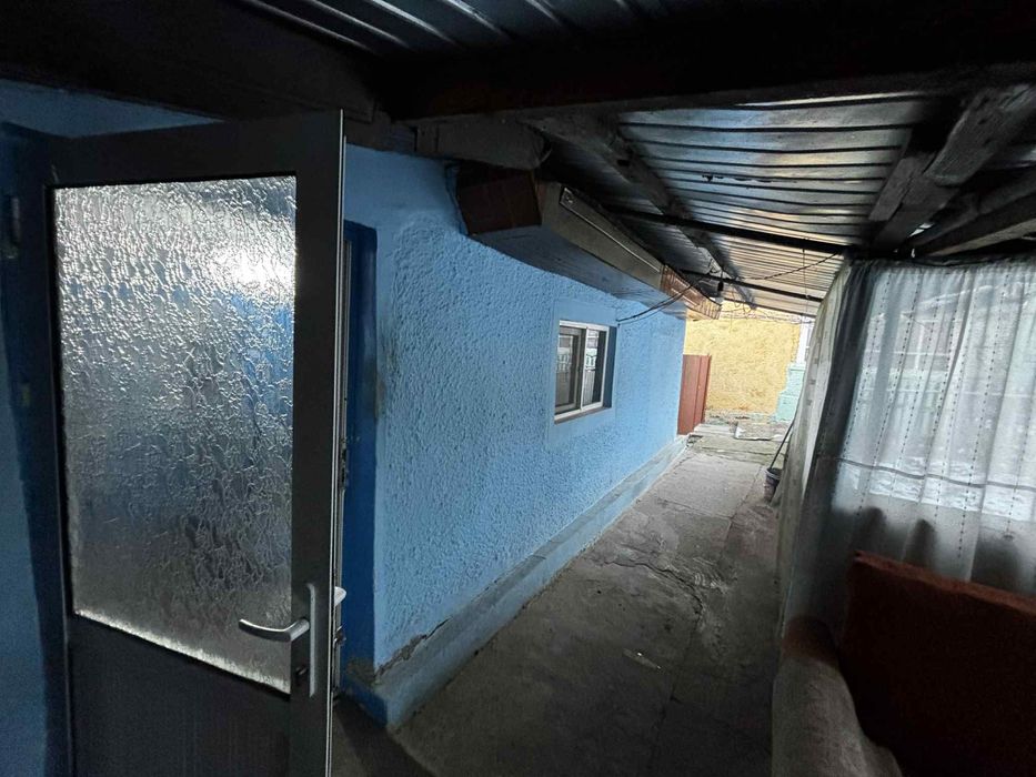 Casa batraneasca + teren Odaia Manolache