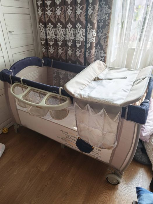 Продавам детска кошара Chipolino Bella с матрак