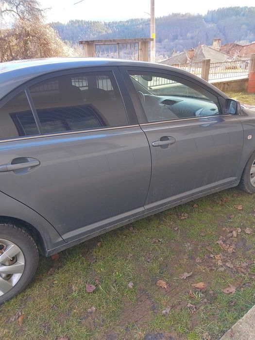 Продавам Тойота,,Авенсис"
