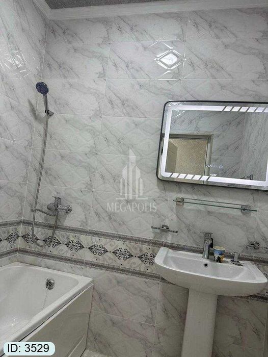 5 mikr jomiy melodiya tarafda 3 xona tayyor kvartira sotiladi №3529