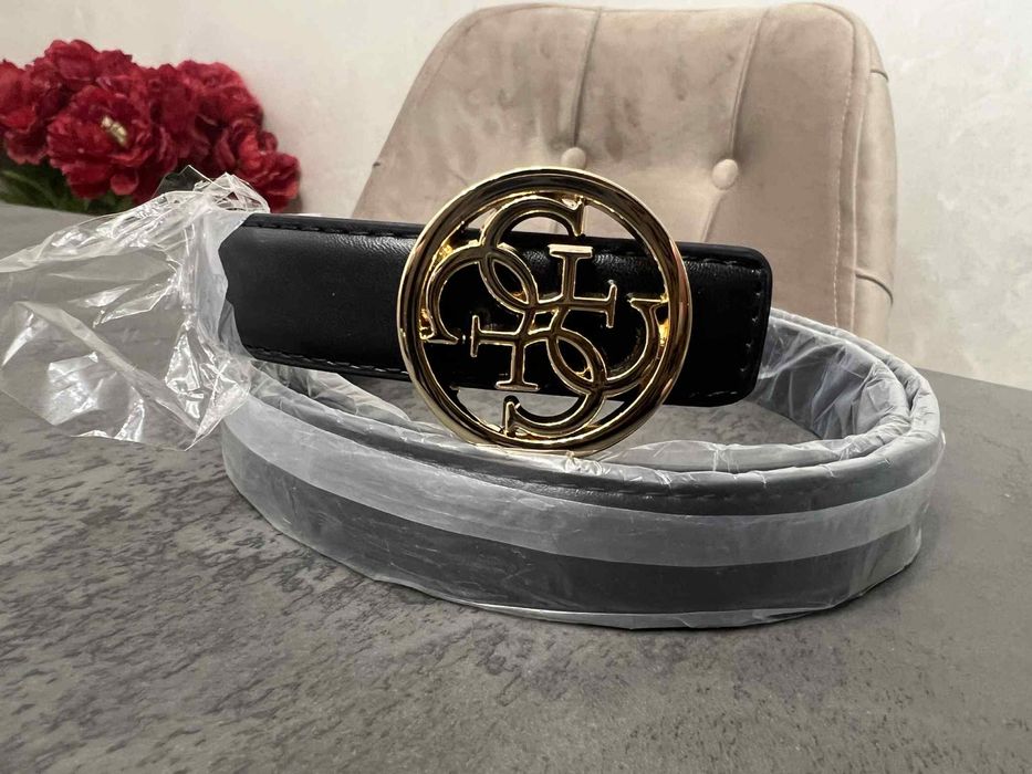 Колан черен Guess, става за подарък