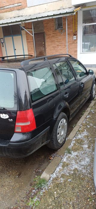 Vând Golf 4 1.6 benzina