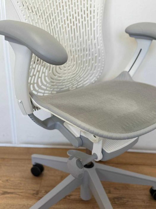 Refurbished Herman Miller Mirra 2 Alpine