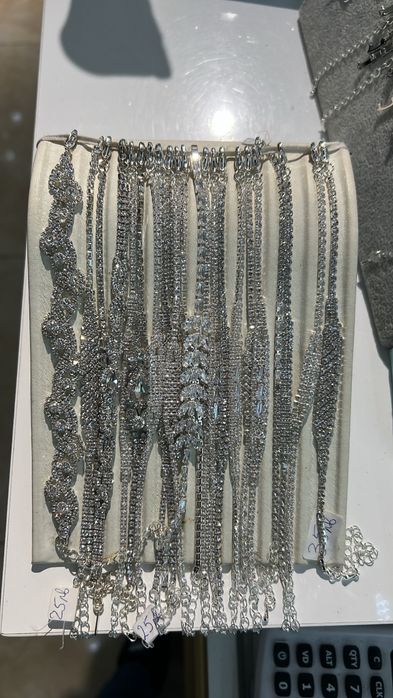 Стойки за бижута