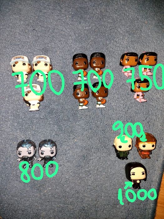 фигурки киндер очень странные дела