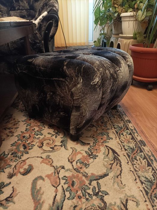 Холна гарнитура с разтегателна маса