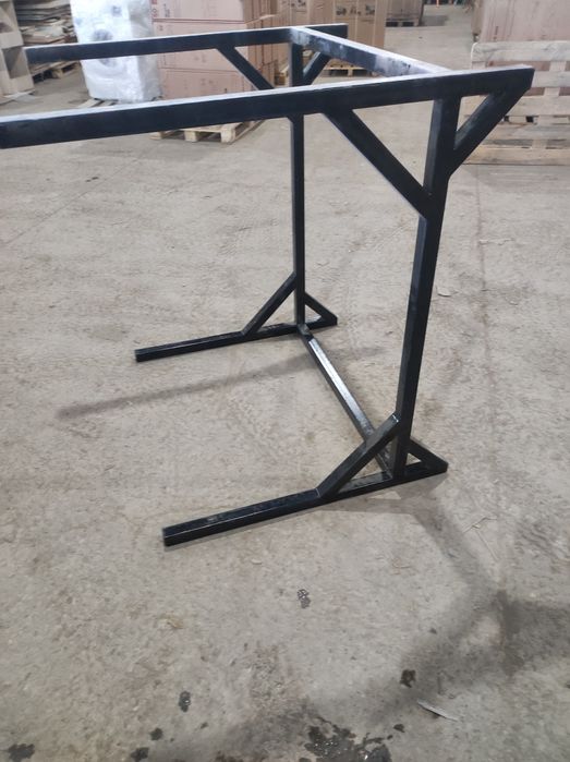 Продажа стеллажей, дивана держателей б/у