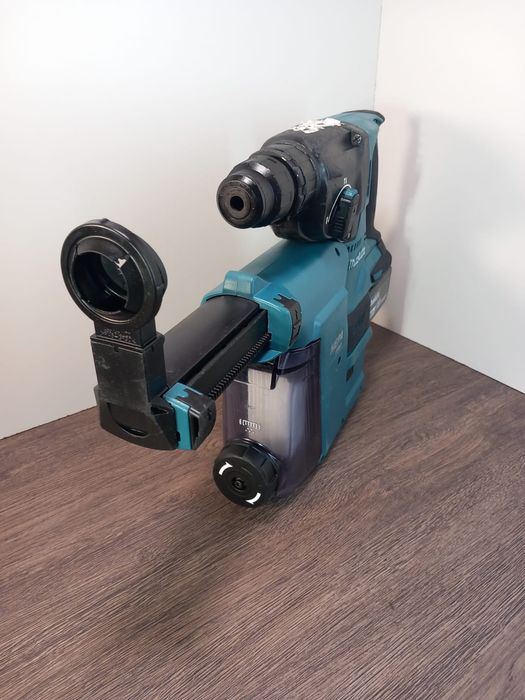 Vând rotopercutor cu aspirator Makita