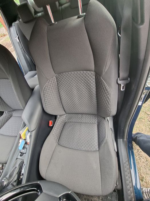 Салон за  Toyota C-HR  2023 г.  Седалки   за Toyota c-hr