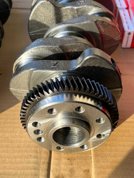 Нов колянов вал за Мерцедес двигател 651 Mercedes OM651