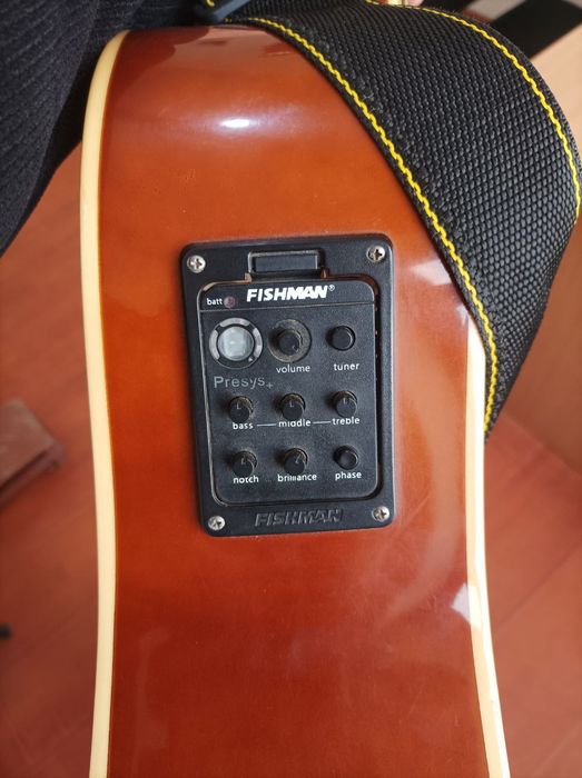 41-razmer Ekvalayzerli Martinez akustik gitara