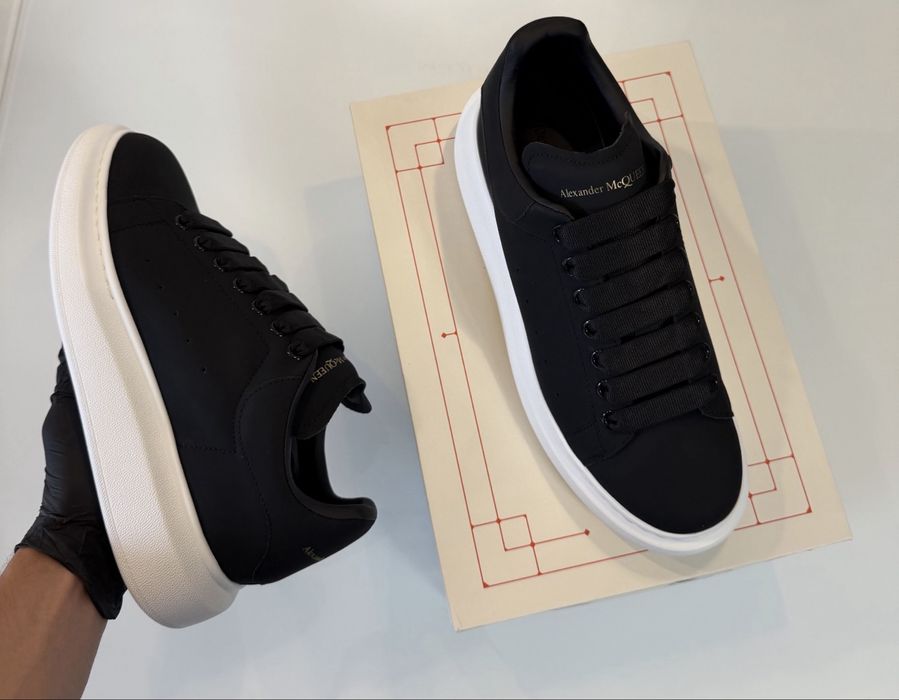 Adidasi Alexander McQueen