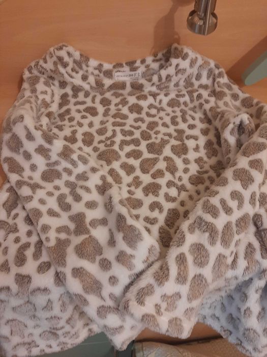 Продавам пижама/леопардова